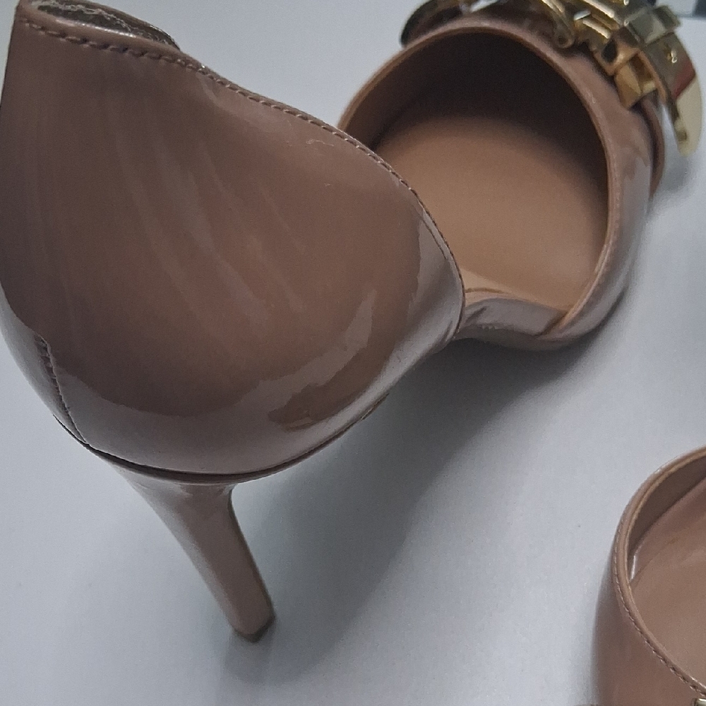 Chic Tan Heels with Gold Accent - Picture 6 of 6